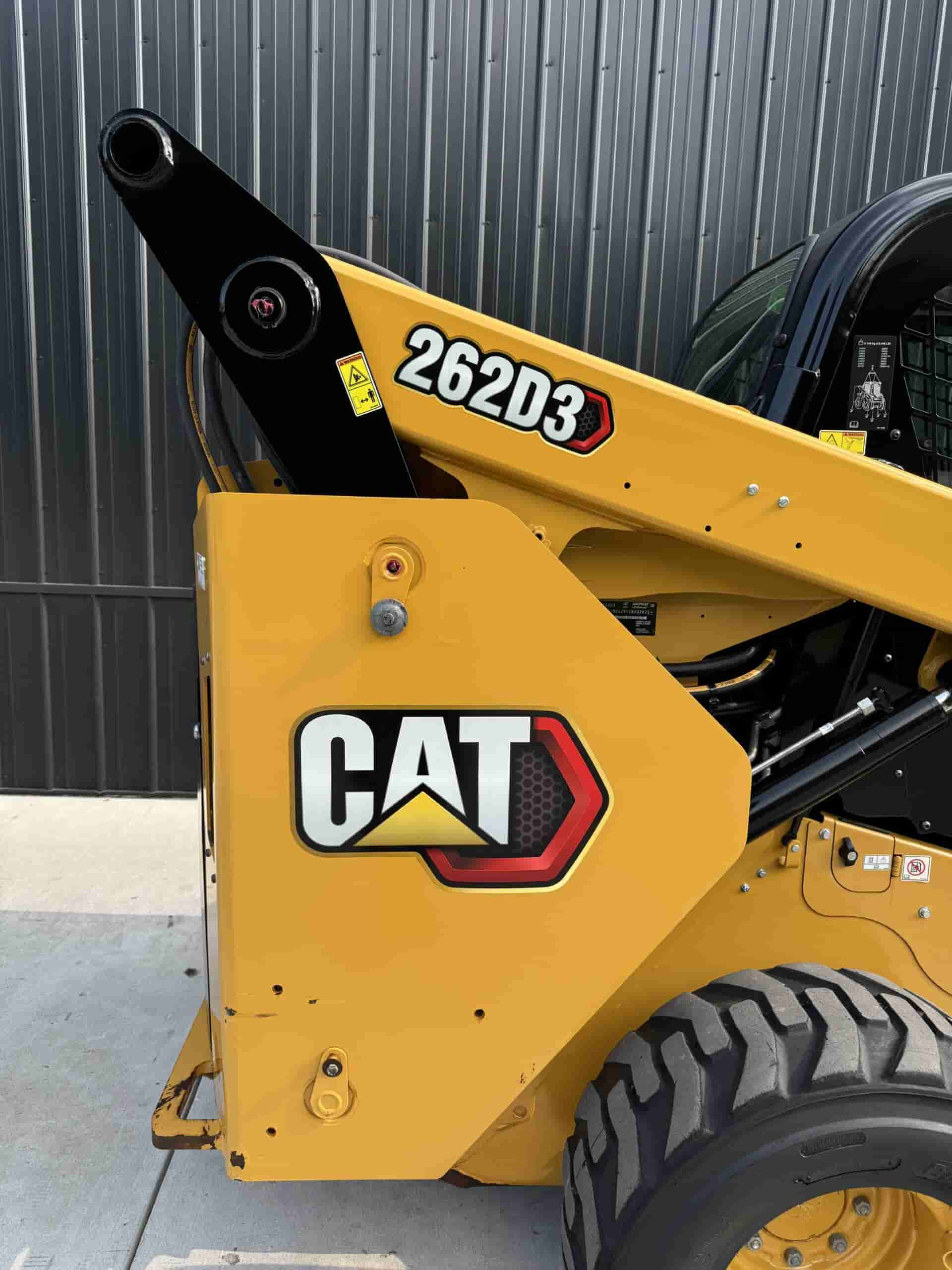 2021 CAT 262D3
